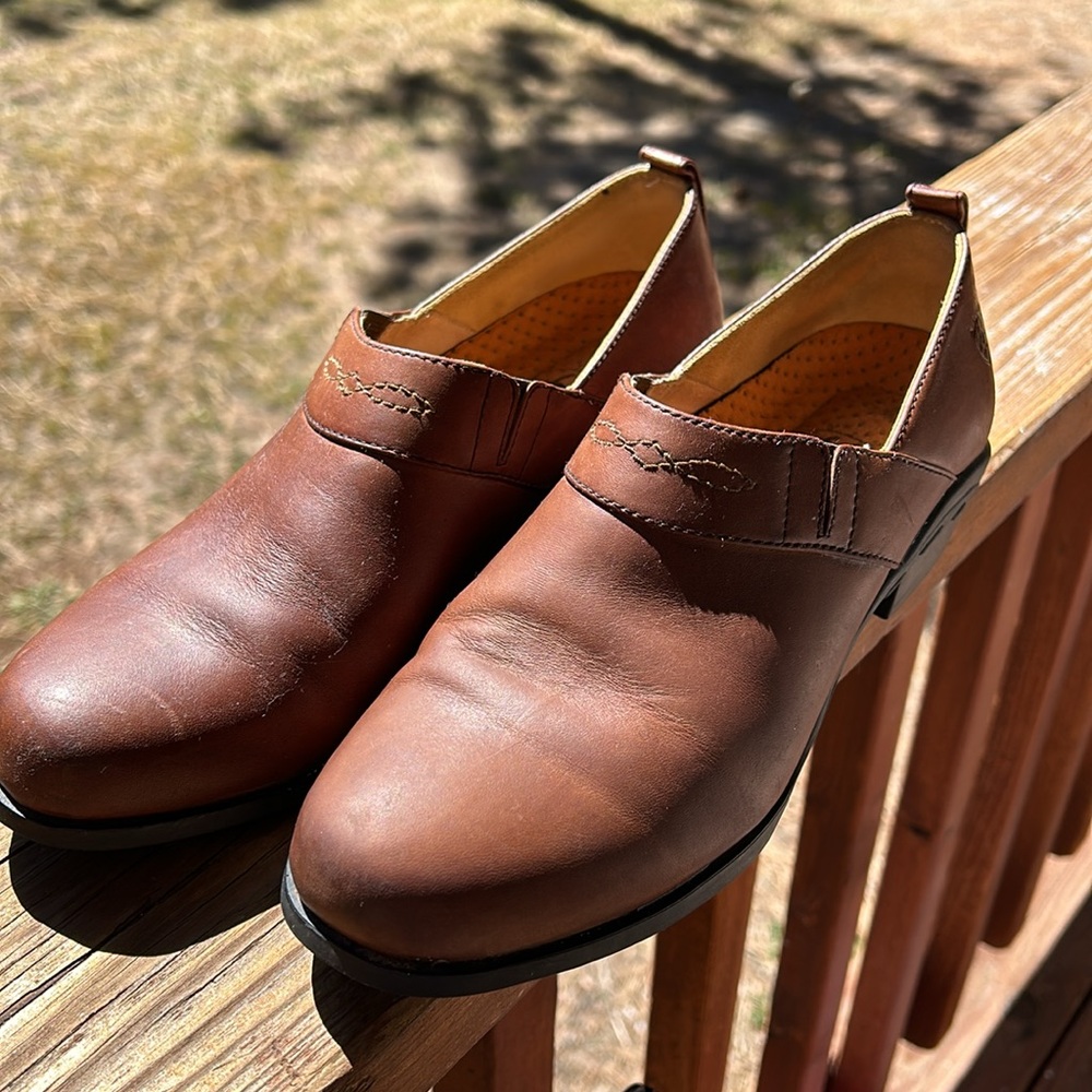 Ariat - Picture 2 of 5